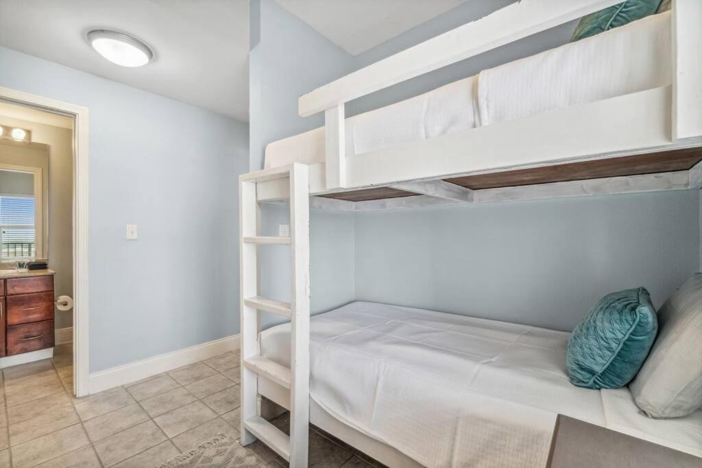 Spacious Beach Condo With Gulf Views! Sleeps 8! By Dolce Vita Getaways Pcb Panama City Beach Luaran gambar